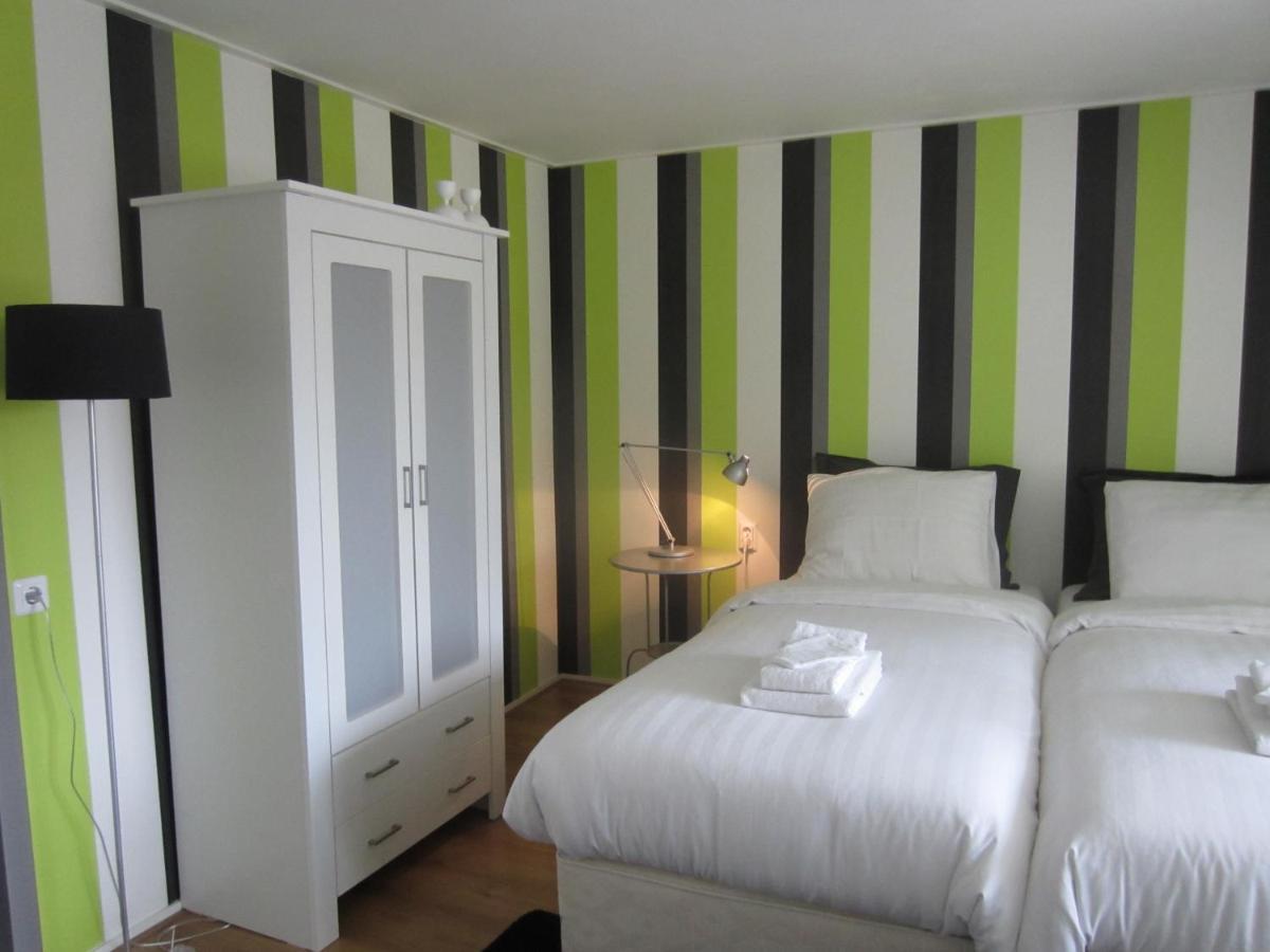 B&B De Gouden Vlo Donkerbroek Bagian luar foto