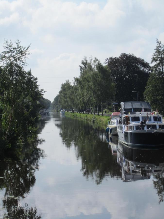 B&B De Gouden Vlo Donkerbroek Bagian luar foto